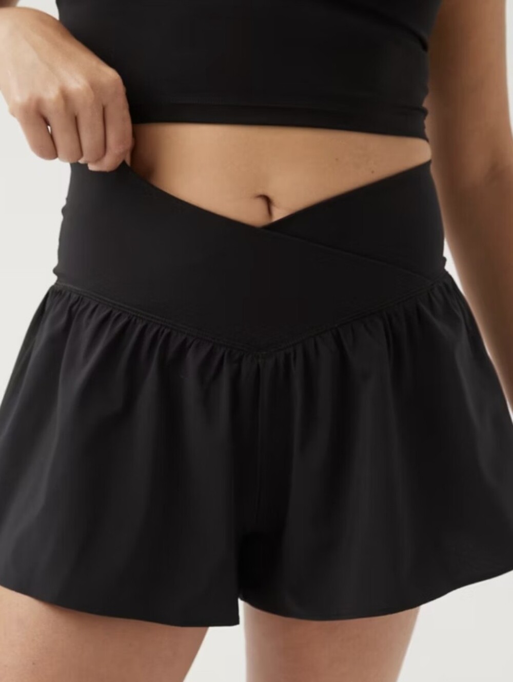 Aerie Offline Real Me Crossover Flowy Shorts Black Size Small